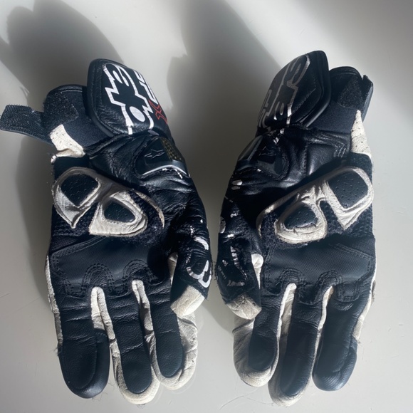 Woman’s Stella SP X Air Carbon Motorcycle Glove Full Grain Leather Short Cuff - Picture 13 of 14